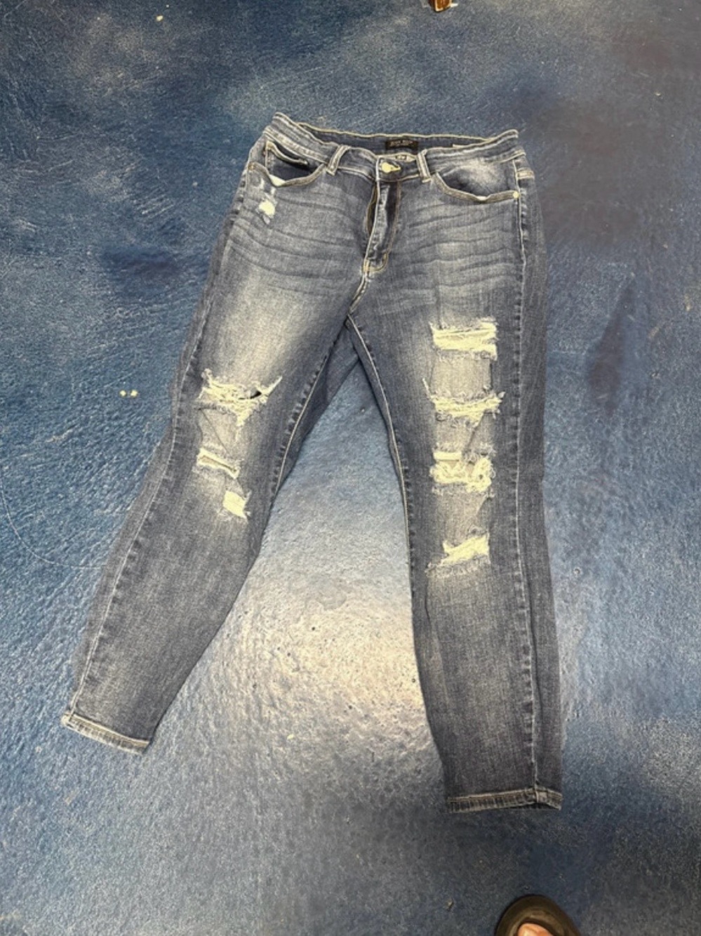 Judy Blue Ripped Boyfriend Jeans - Faded Blue Wash